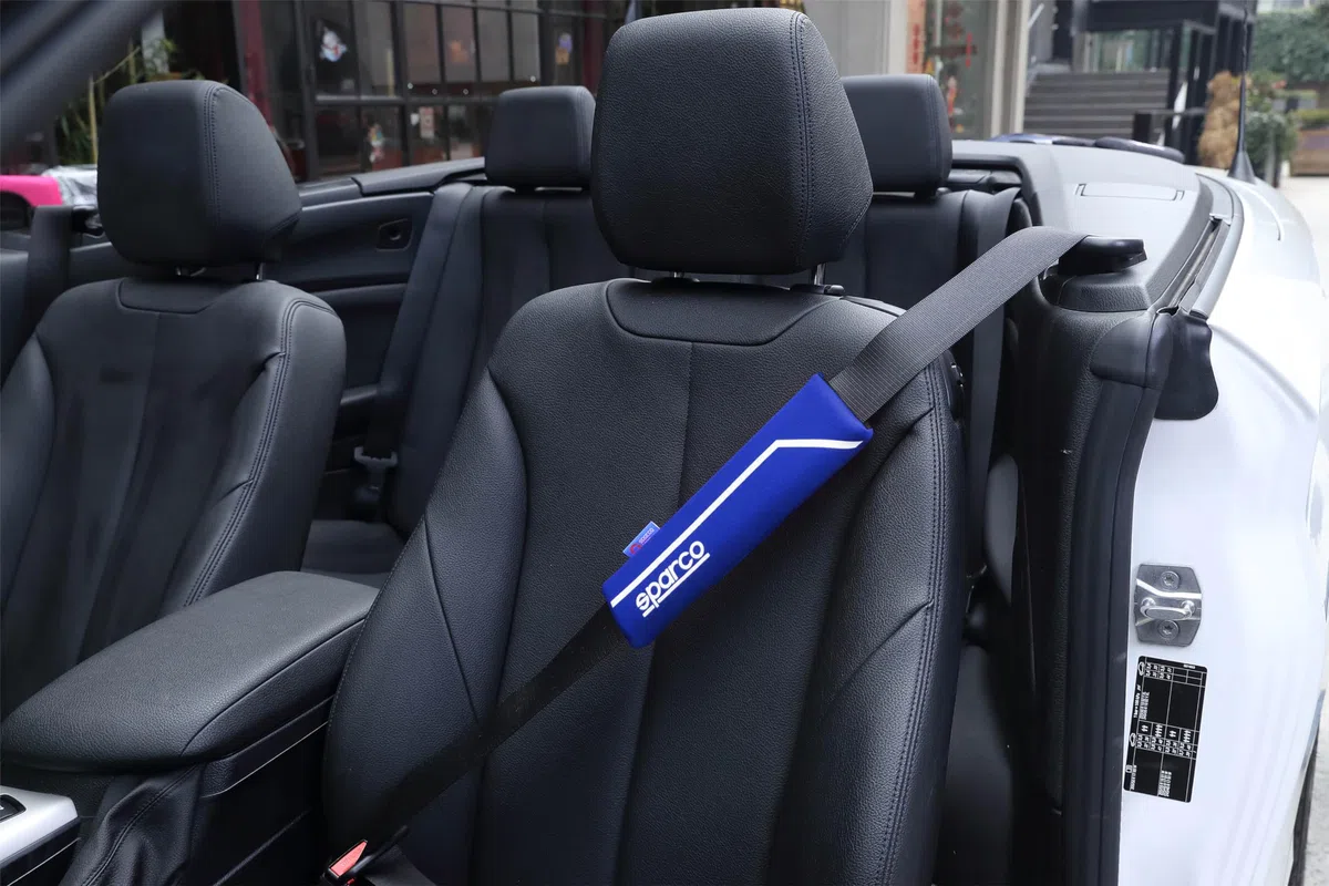 Sparco SPC1200 Pillow Seat Belt, Blue/ White