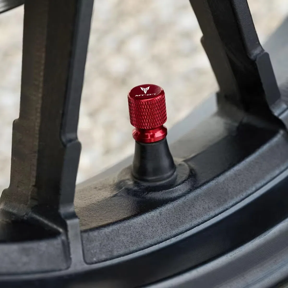 Tapones de Válvula para Yamaha MT-07 MT07 MT 07 All Year 2017 2018 2019-2025 Tapas de Válvula de Aluminio CNC Antipolvo para Motocicletas con Logo Ruedas Antipolvo Accesorios,Black Style