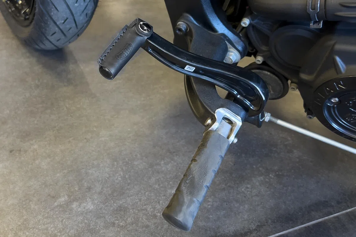 ends cuoio Protege zapatos moto cuero, coprileva de cambio de moto, protector marchas moto compatible con Indian Scout, Scout Bobber, Sport Chief - Consulta los modelos disponibles (negro,1)