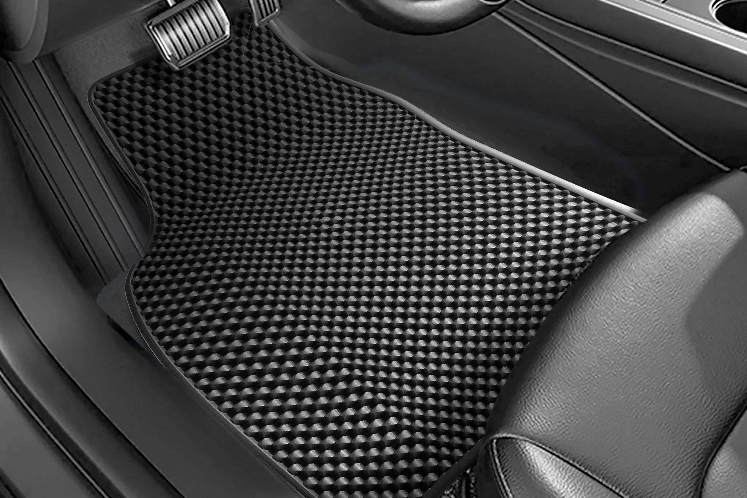 Juego de Alfombras de Goma Sorrento para Coche Universales. 100% PVC Reciclado, tamaño 68x45 cm / 48x38 cm. Antideslizantes. Protegen el Suelo Original.