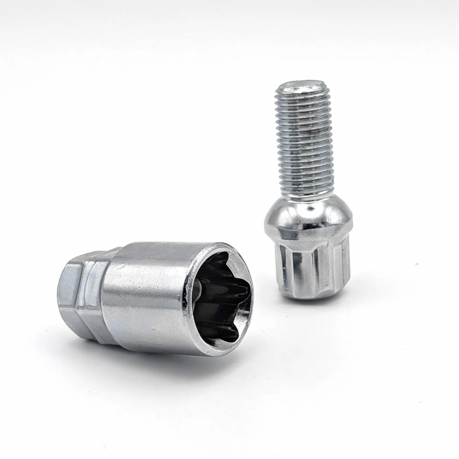 TRACER Juego de pernos para llanta antirrobo M14 x 1,5, 27 mm, con 2 llaves compatibles con Audi, VW, Seat, Skoda