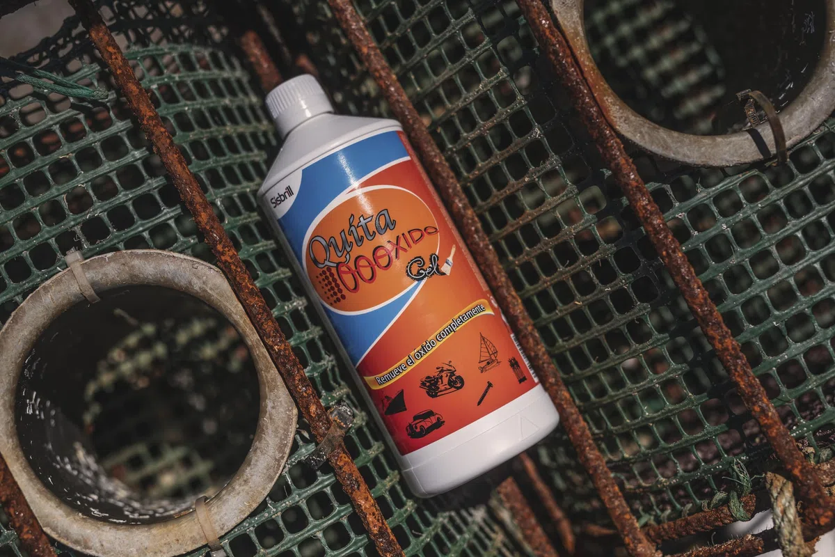 Sisbrill QuitaOooxido Gel Eliminador Óxido y Manchas Oxidación - Tratamiento de Coches, Motos, Náutica, Suelo y todo tipo de Metales - 1 Litro