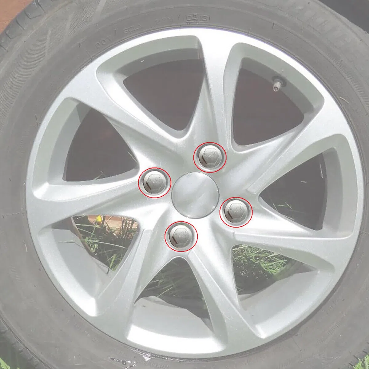 4 tornillos de rueda M12 x 1,25 tornillos de tuerca 9817024580 for Citroen C2 C3 C4 C5 C6 Berlingo Peugeot 206 207 308 407 508 Citroen DS3 DS4 DS5 Berlingo SAXO XSARA Jumpy