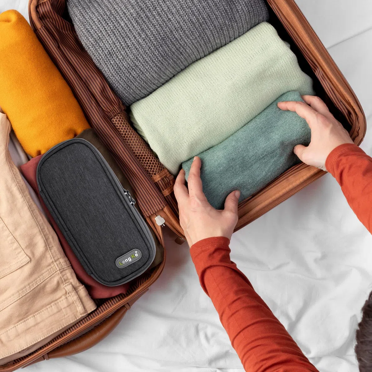 SUNMON Bolsa Térmica Insulina, Nevera Medicamentos Portatil con 2 Bolsas de Hielo Reutilizables, Estuche Insulina Frio, Nevera Insulina Viaje para Bolígrafos y Accesorios para Diabetes