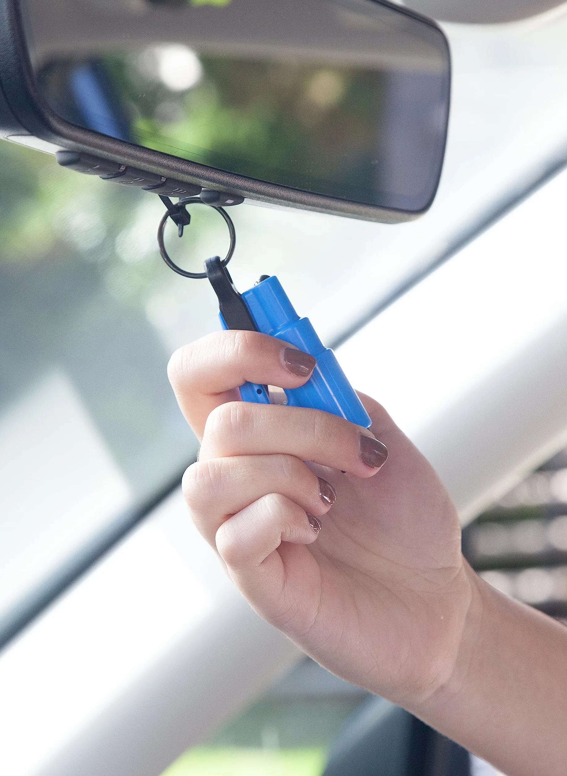 Resqme 2 Unidades, la Herramienta de Escape de Coche con Llavero de Emergencia Original, Cortador de cinturón de Seguridad 2 en 1 y rompeventanas, Martillo de Seguridad Compacto, Ejercito Verde