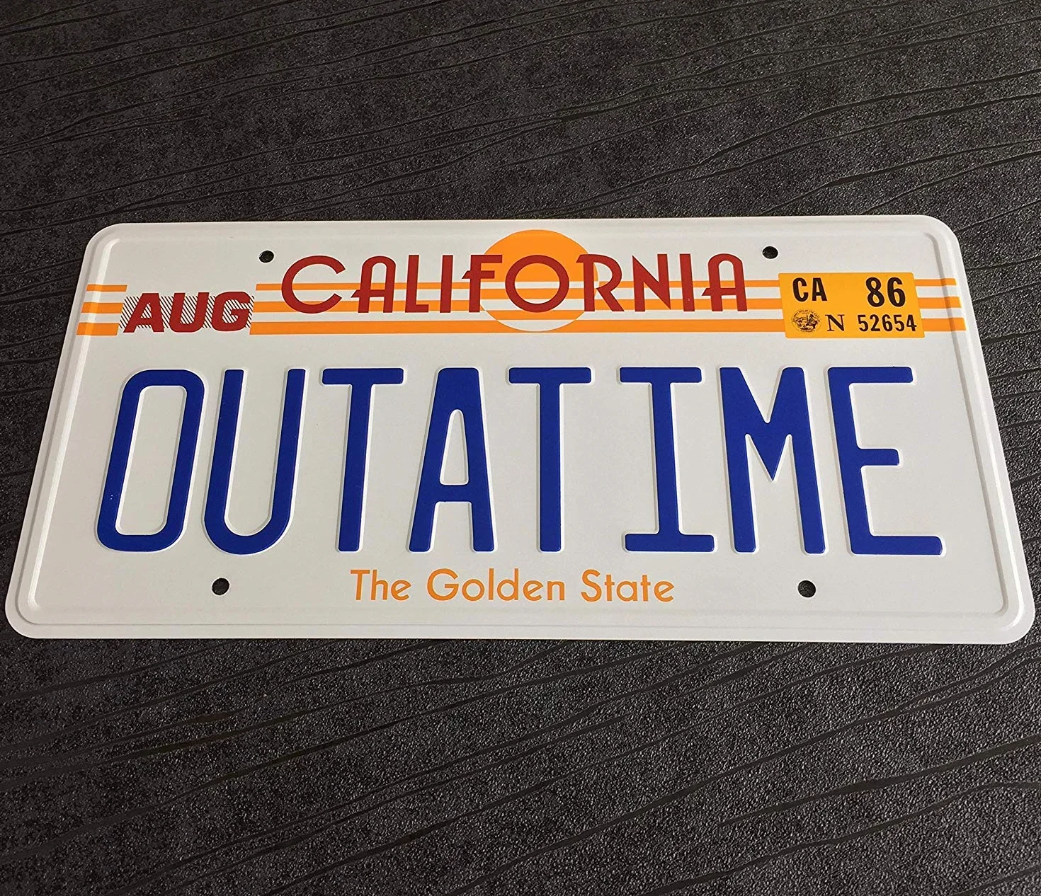 Back to The Future Placa de Matrícula Outatime - Propulsora de Regreso al Futuro - Placa Numérica Como Se Ve en el DMC-12 Delorean de Marty McFly y Doc Brown