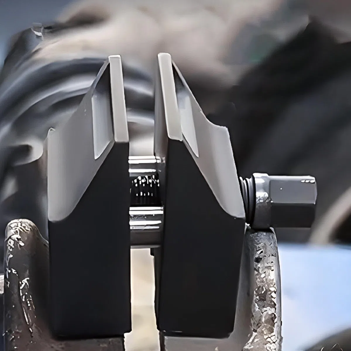 Suspension Split Hub Spreader, Automotive Knuckle Spreader, Strut Splitter Tool, Versatile Strut Spreader, Suspension Split Hub Steering Knuckle Spreader Tool for Automotive Mechanics