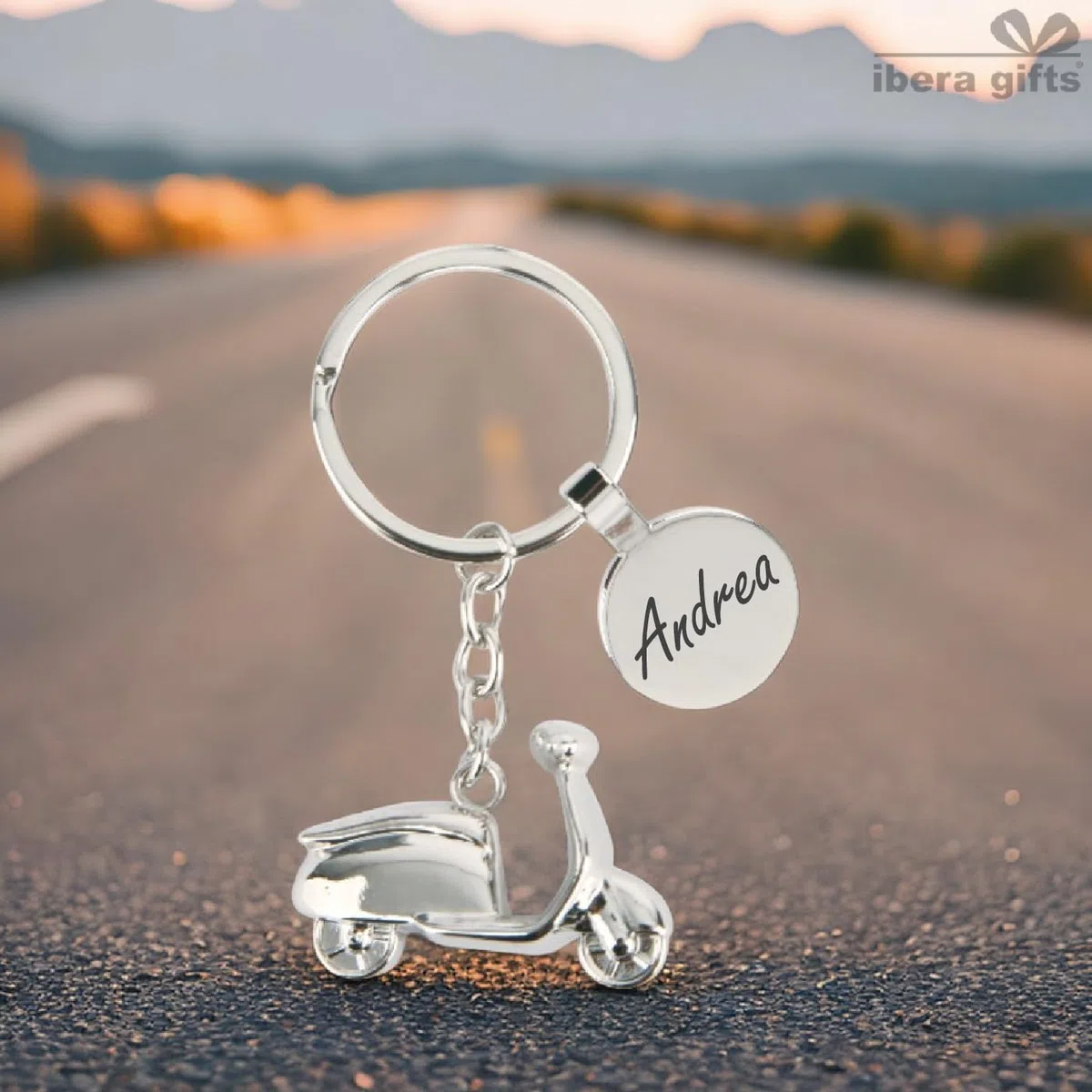 Llavero Personalizado Moto Scooter/Vespa Con Grabado Láser • Llavero Con Nombre Y Mensaje • Regalo Original Para Amantes De La Moto, Pareja, Hombre, Mujer (Scooter/Plateado)