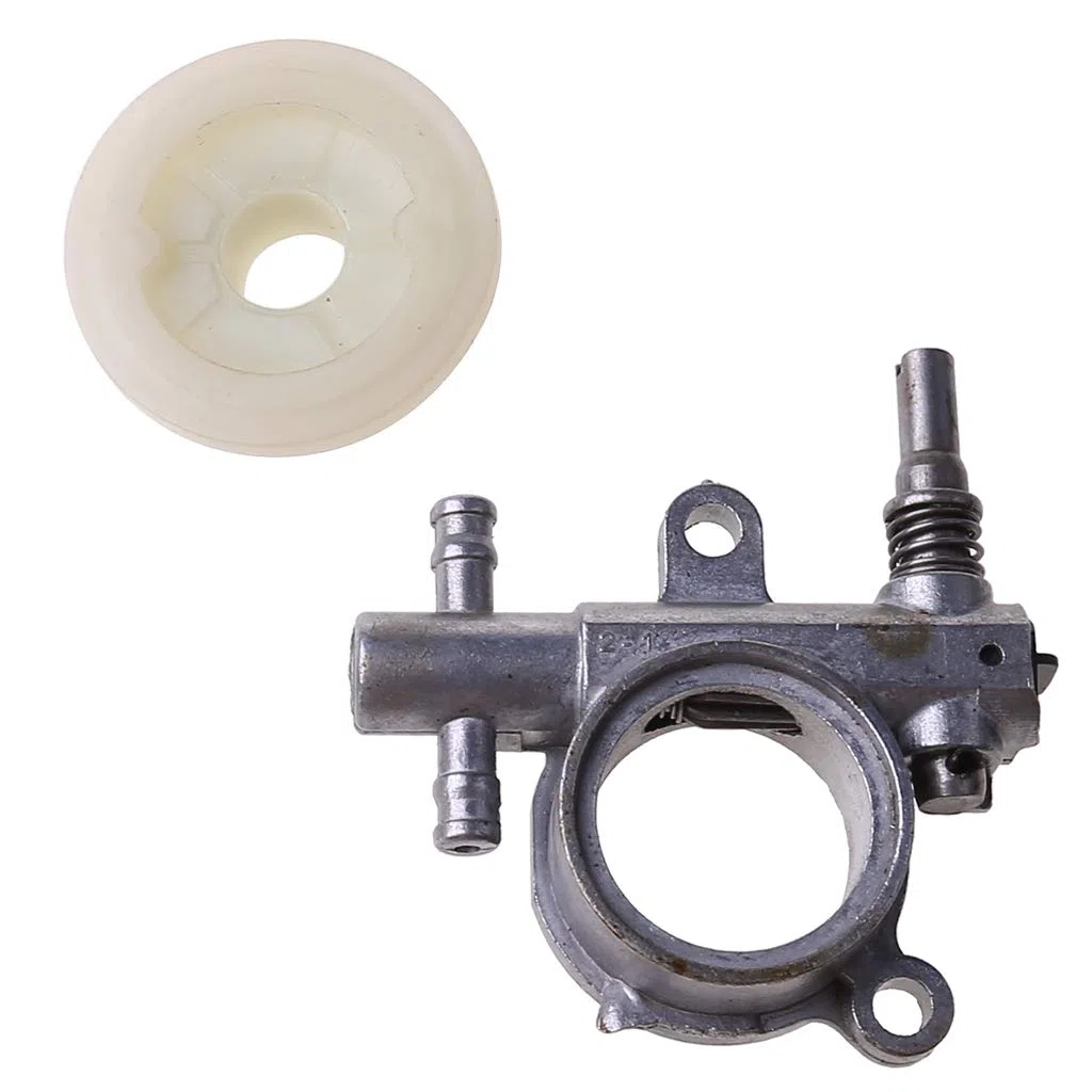 MONOJLY Bomba de Aceite de engrasador con Engranaje helicoidal, Piezas de Repuesto de Motosierra de Metal para Herramienta de reparación Duradera 2500/3800 25CC