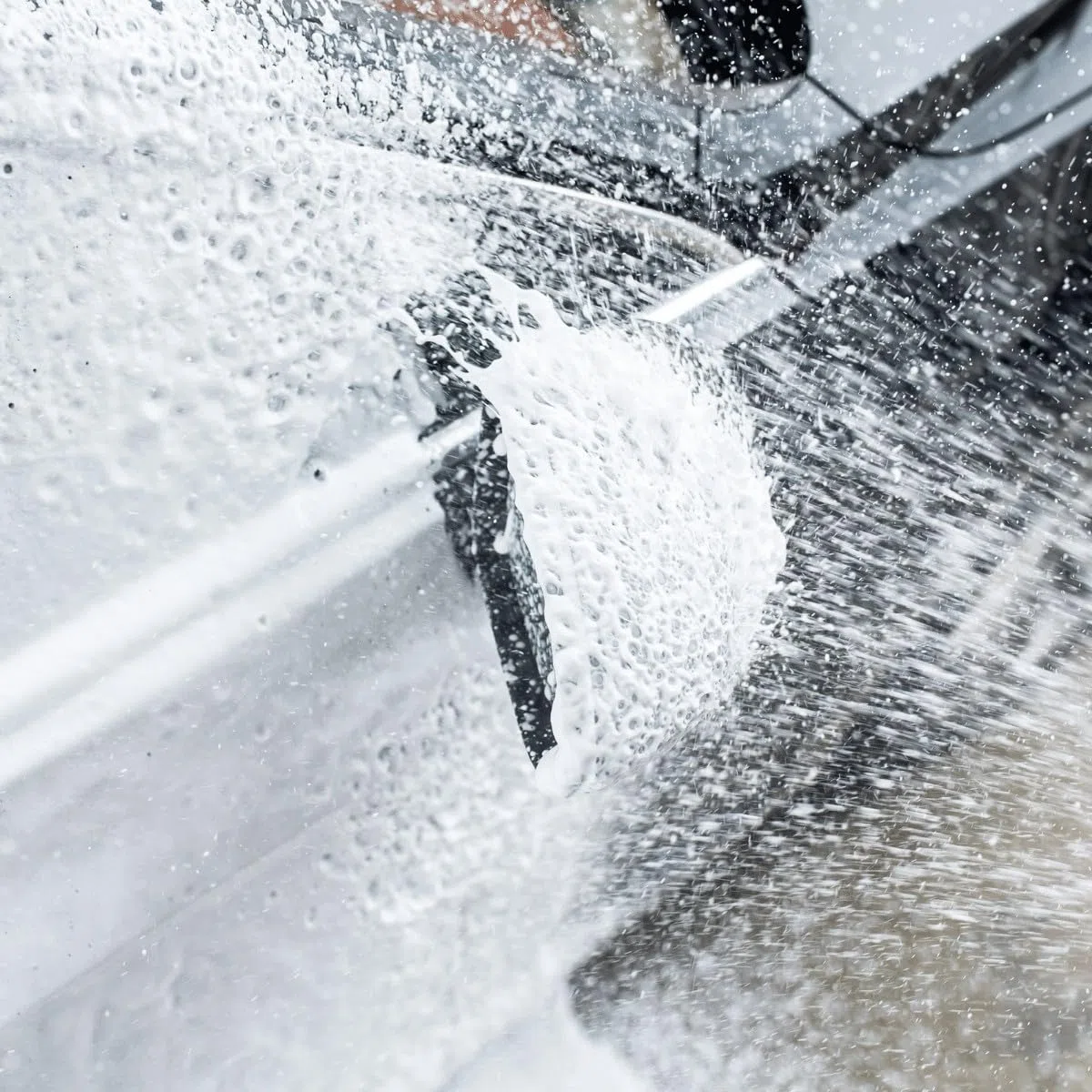 K2 ACTIVE FOAM Espuma Activa para Lavado de Coches – Limpieza Profunda y Potente Acción Desengrasante – pH Neutro y Segura para la Pintura – Compatible con Lanza de Espuma – 5L