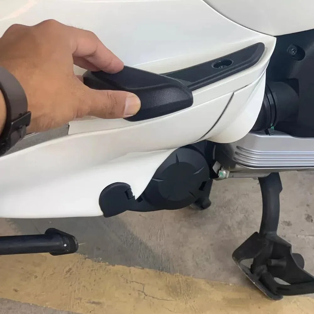 Reposapiés traseros para motocicleta Estriberas pedales placa compatible con Vespa SPRINT PRIMAVERA 50 125 150 LX LXV