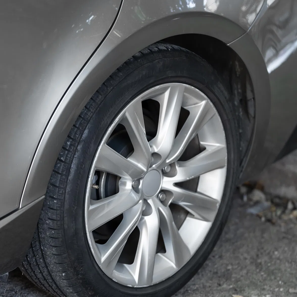 X AUTOHAUX M12x1.5 Coche Rueda Bloqueo Tornillo Tuercas Antirrobo Juego para Hyundai Sonata Plata Tono