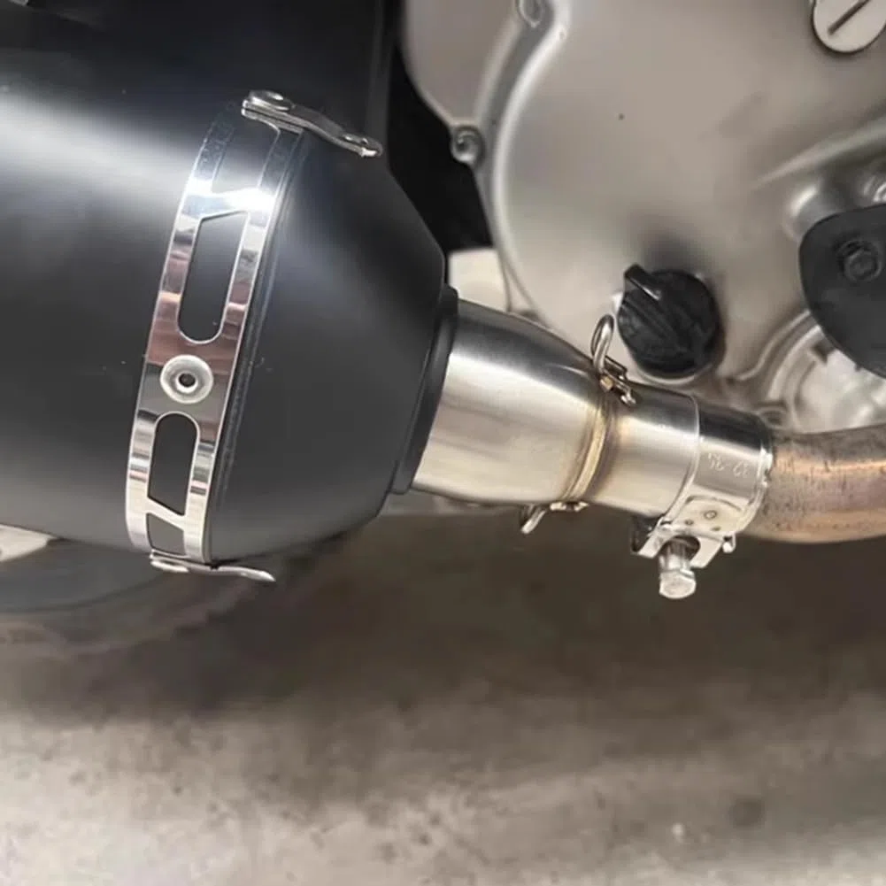 Modificación de la motocicleta tubo de escape sección central 28 mm adaptador 51 mm tubo de escape instalación no destructiva