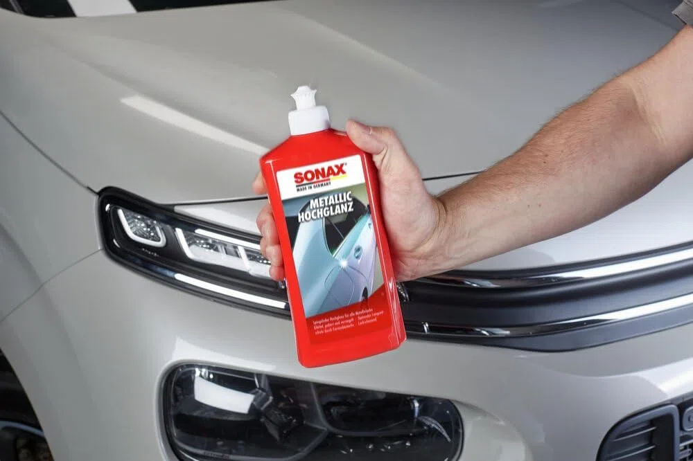 SONAX Pulimento metalizado alto brillo (500ml) limpia, pule, sella y abrillanta. Con cera de carnauba para una protección prolongada| N.° 03172000-544