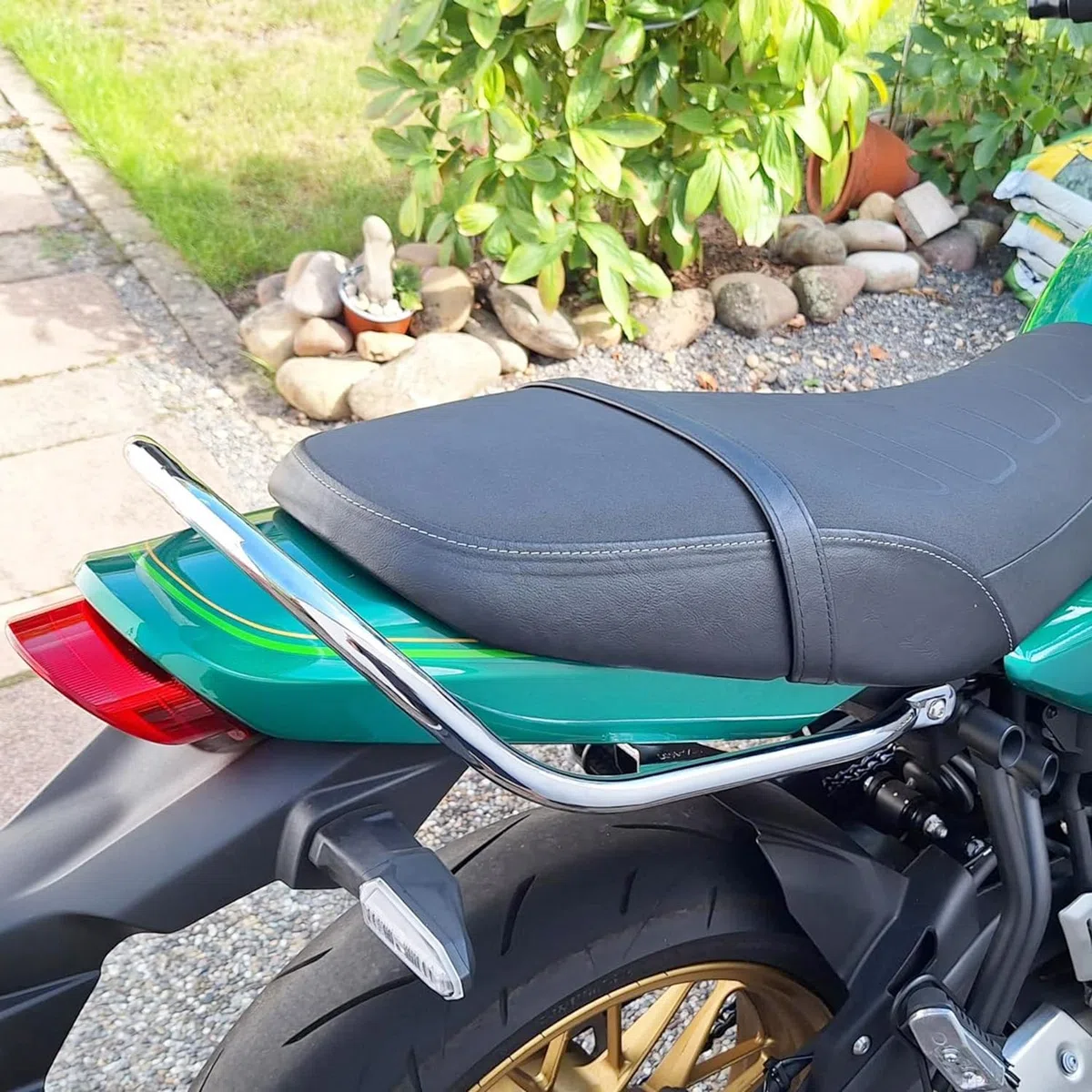Barra de Apoyo para Pasajero Trasero Grande para Motocicleta, Compatible con K-awasaki Z650RS Z 650RS Z 650 RS Z-650-RS 2021 2022, Barras de sujeción Kit de reposabrazos (Cromo)