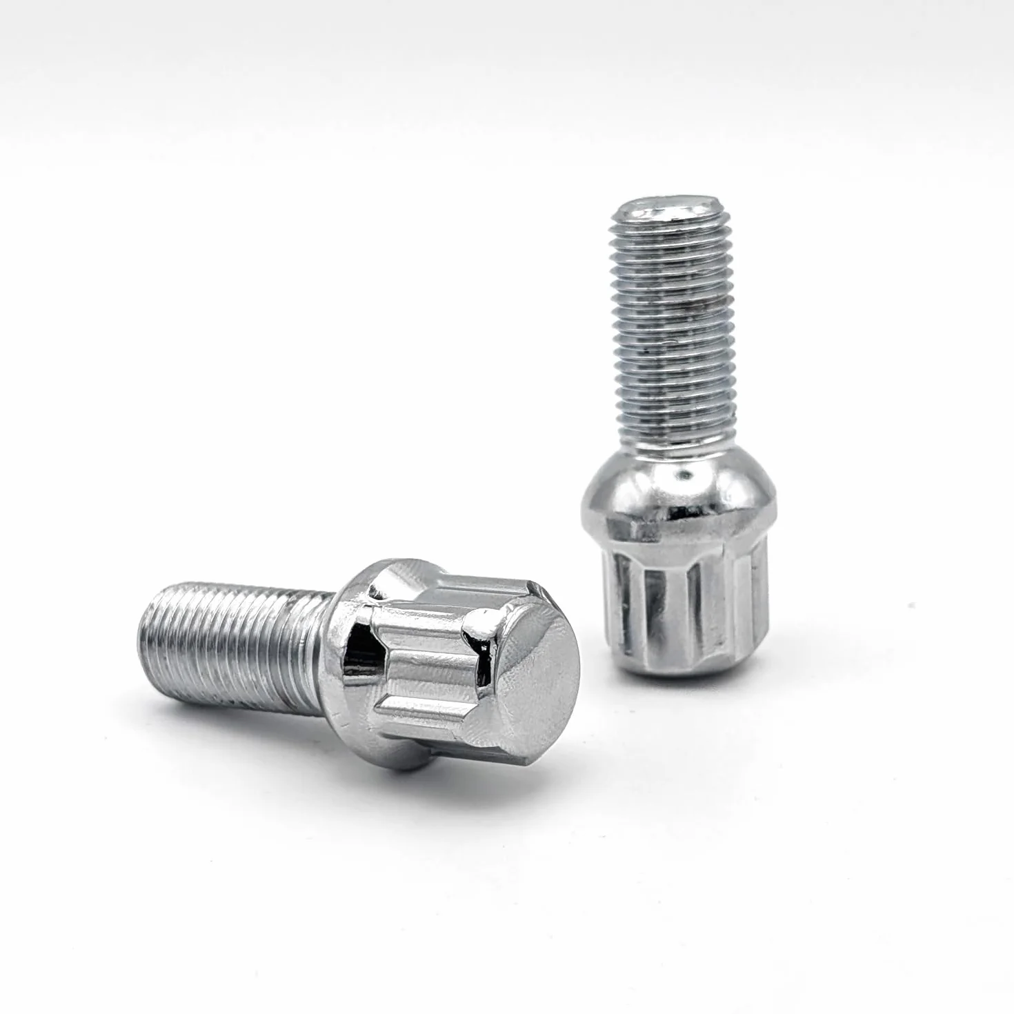 TRACER Juego de pernos para llanta antirrobo M14 x 1,5, 27 mm, con 2 llaves compatibles con Audi, VW, Seat, Skoda