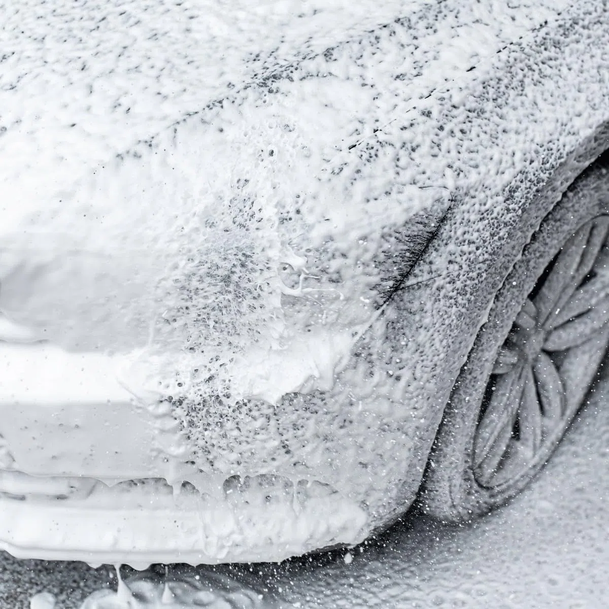K2 ACTIVE FOAM Espuma Activa para Lavado de Coches – Limpieza Profunda y Potente Acción Desengrasante – pH Neutro y Segura para la Pintura – Compatible con Lanza de Espuma – 5L