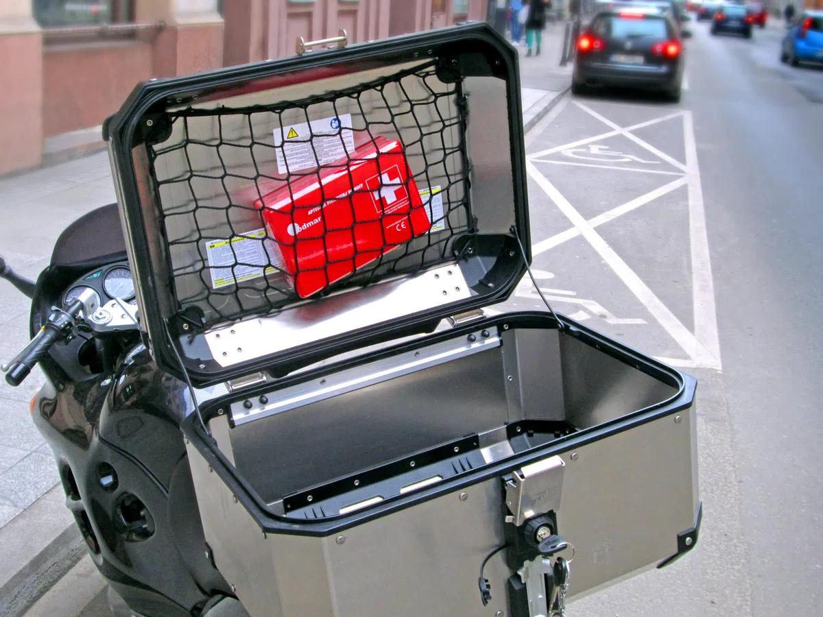 GIVI Trekker Outback - Red Maletero - Topcase Moto - Red - Maleta Moto - Maleta Central - Red Portaequipajes - Bolsa Red Maletero - Negro - 58 l