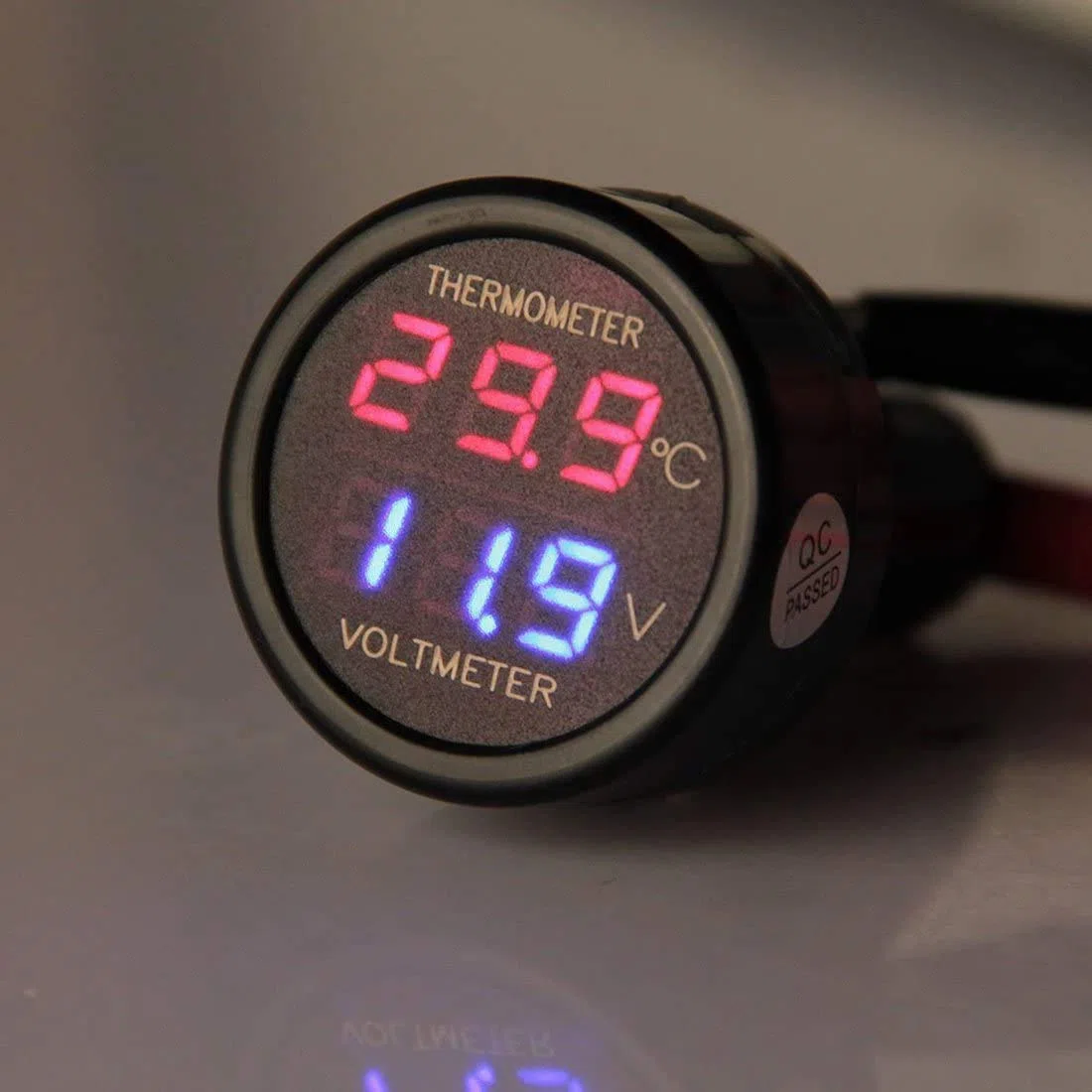 ATEC - Multímetro para toma de mechero de coche, moto, barco y camión (2 en 1 Volt/Temp)