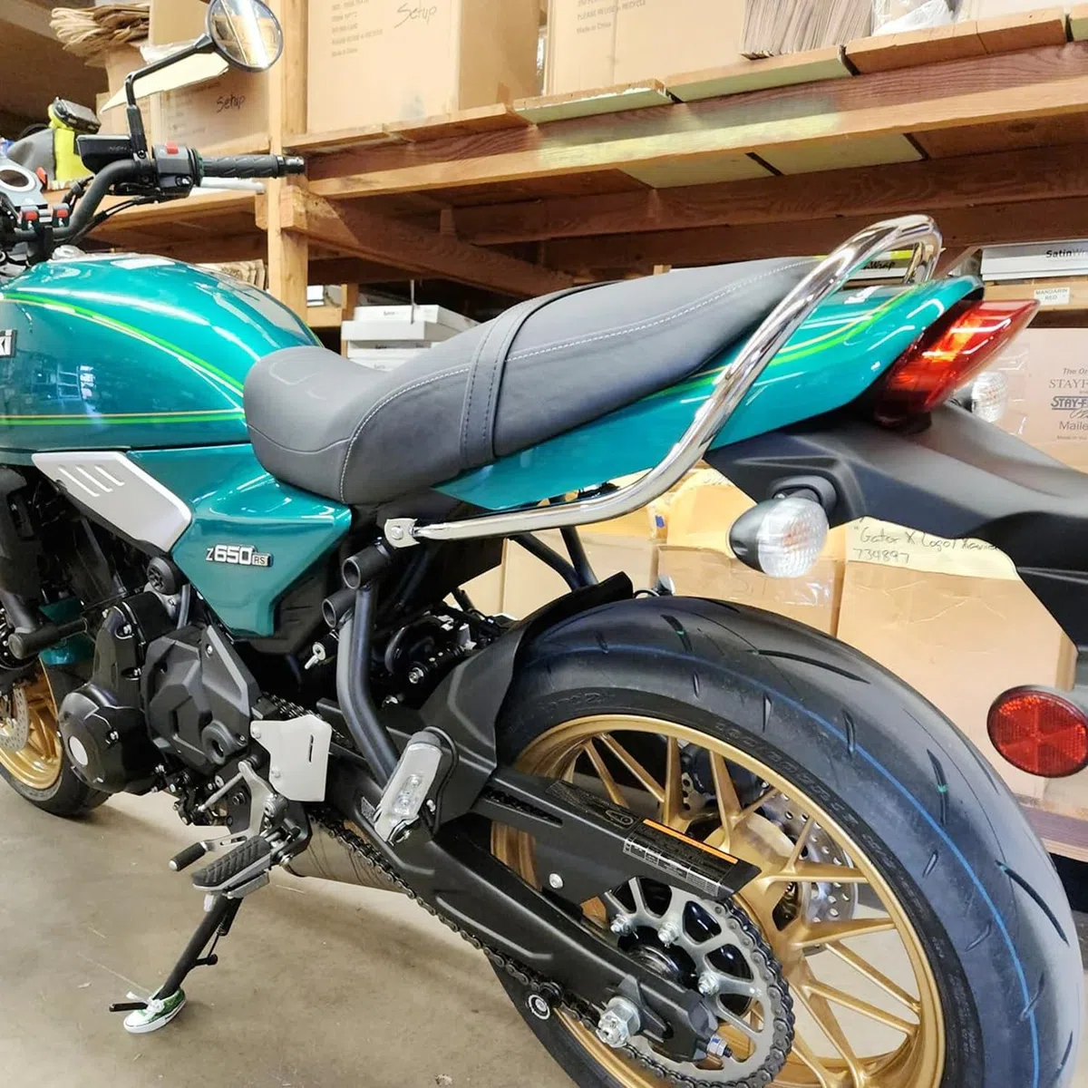 Barra de Apoyo para Pasajero Trasero Grande para Motocicleta, Compatible con K-awasaki Z650RS Z 650RS Z 650 RS Z-650-RS 2021 2022, Barras de sujeción Kit de reposabrazos (Cromo)