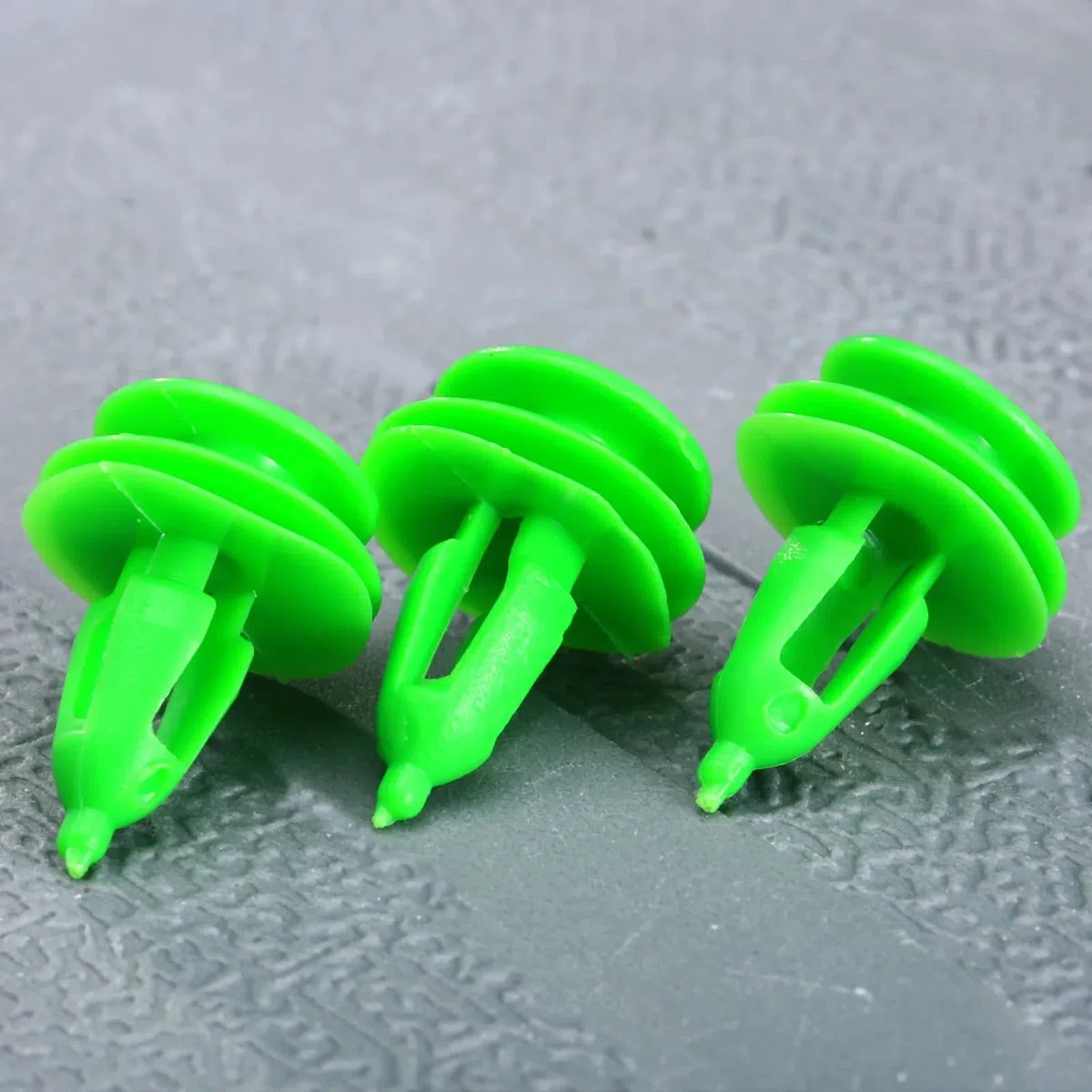 50 Piezas de Nailon for Panel de Puerta, Clip de retención, Sujetador de Parachoques, Remache de plástico 6503204, Compatible for Jeep WJ Grand Cherokee Chrysler Auveco A18862