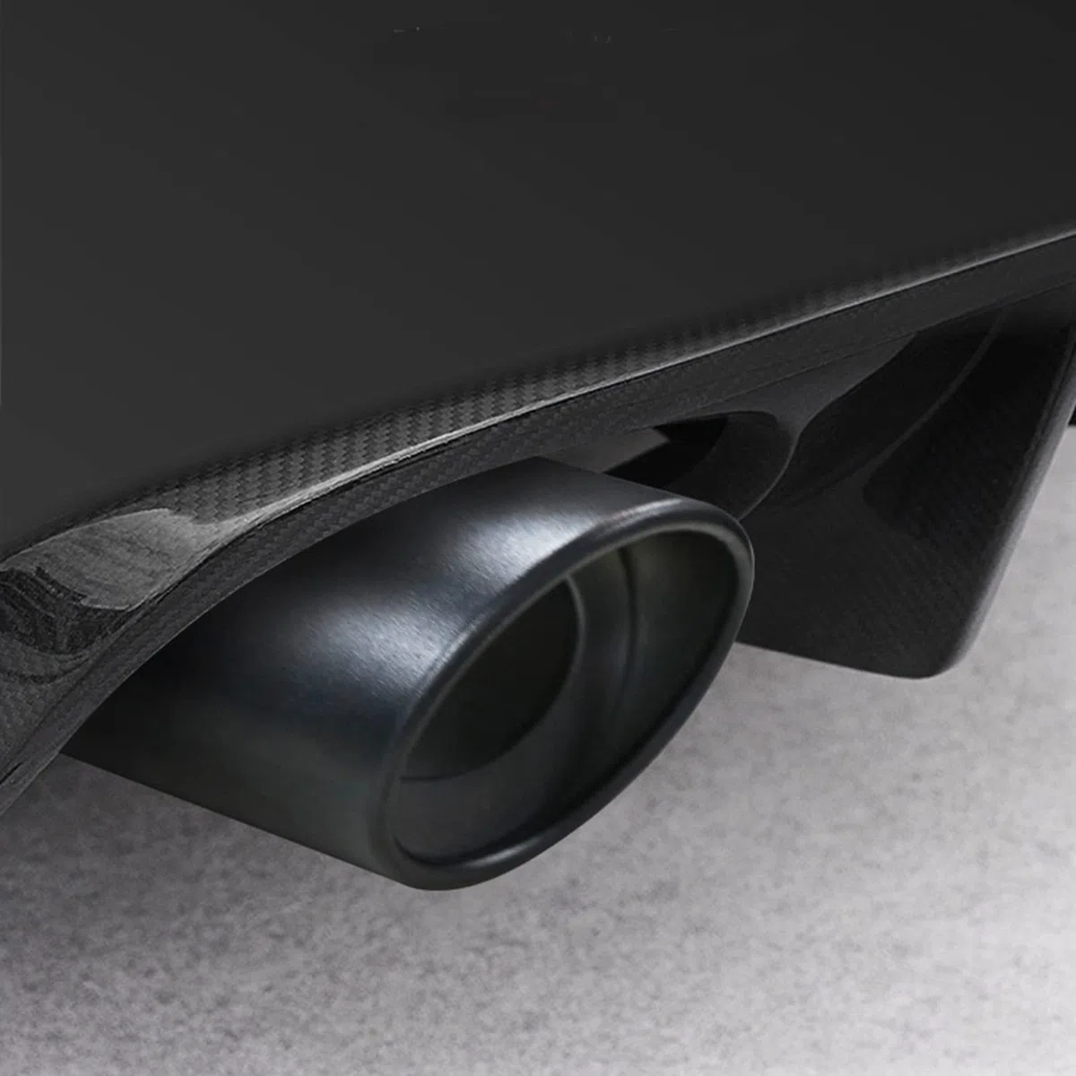 1 x 62 mm Tubo de escape de acero inoxidable Trim Car Tip Tail silenciador Cola garganta negra para Universal Auto Styling
