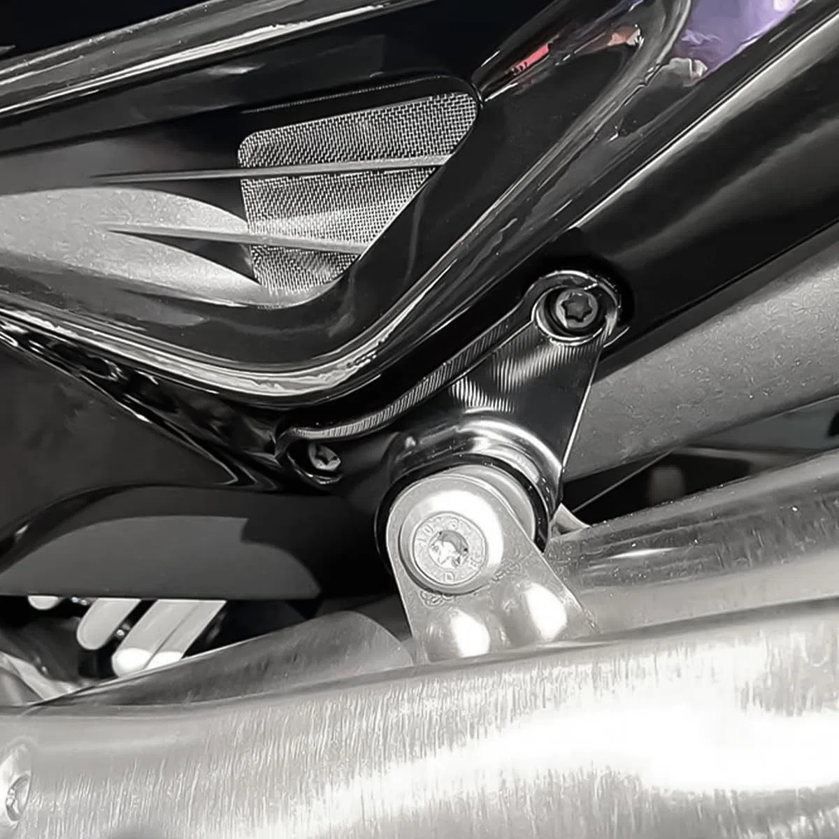 Soporte de tubo de escape de motocicleta con anillo fijo y protector para KTM Duke 790 Duke 890 R 2018-2021
