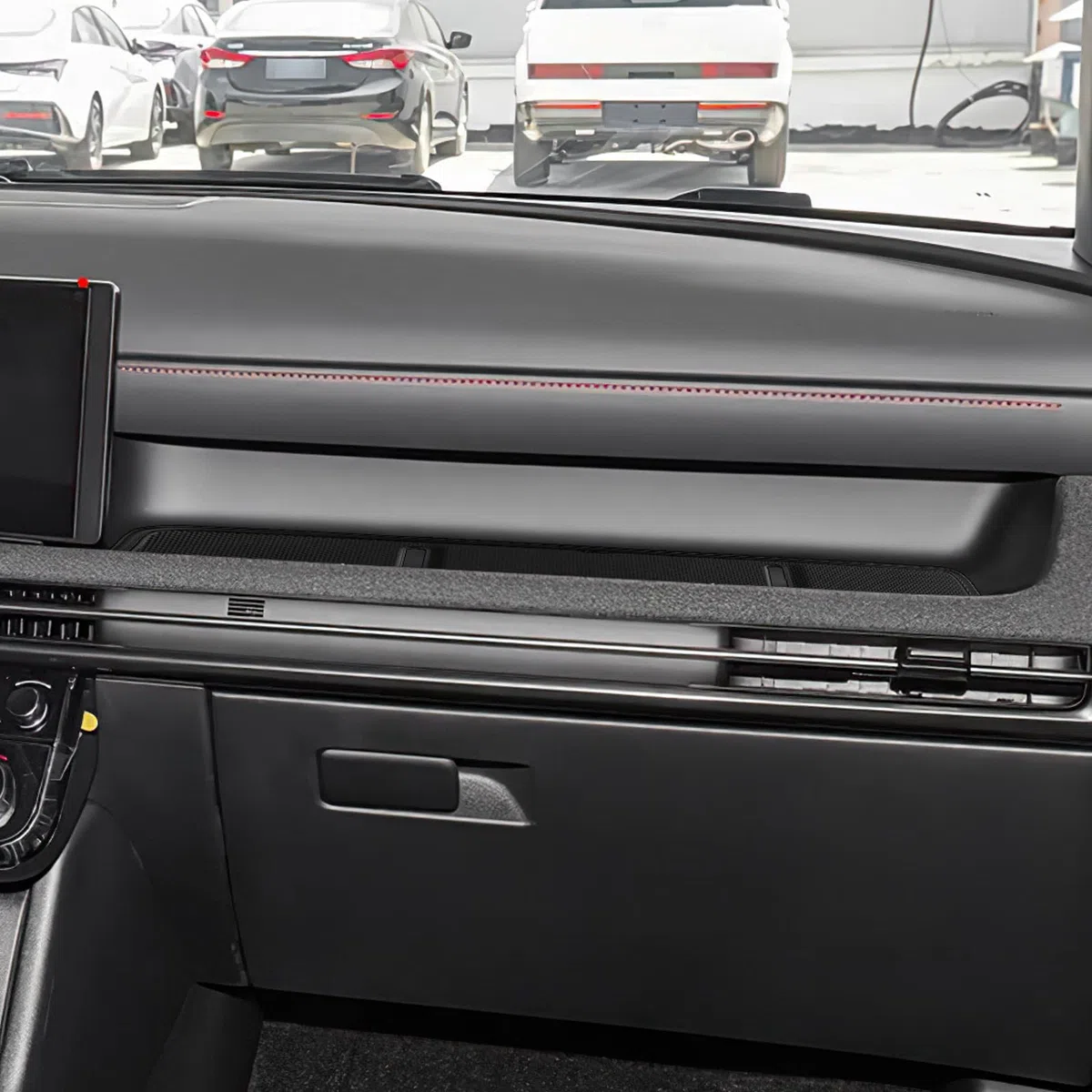 KUNGKIC Accesorio para Hyundai Tucson 2025 Alfombrilla antideslizante para reposabrazos del asiento del pasajero, bandeja de silicona con almohadillas antideslizantes, 1 pieza (con borde negro)