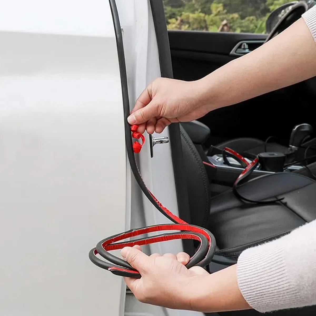 EFUTURETIME 12M Goma para Puertas de Coche 14mm X 14mm, Tira de Sellado Junta de Goma Autoadhesiva en Forma de D Impermeable Apta para Caravanas, Furgonetas, Coches y Todoterrenos